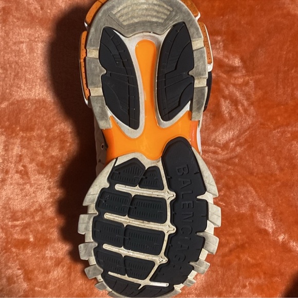 Balenciaga track led lighting - Picture 10 of 11